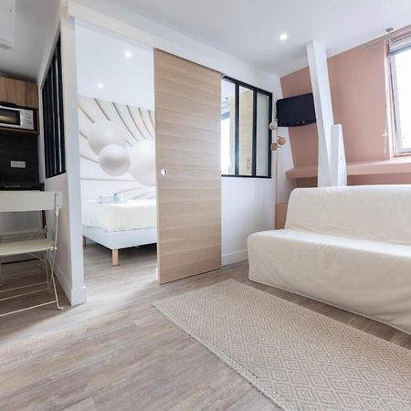 Amazing Apartment Under The Roof In Paris 8Th מראה חיצוני תמונה