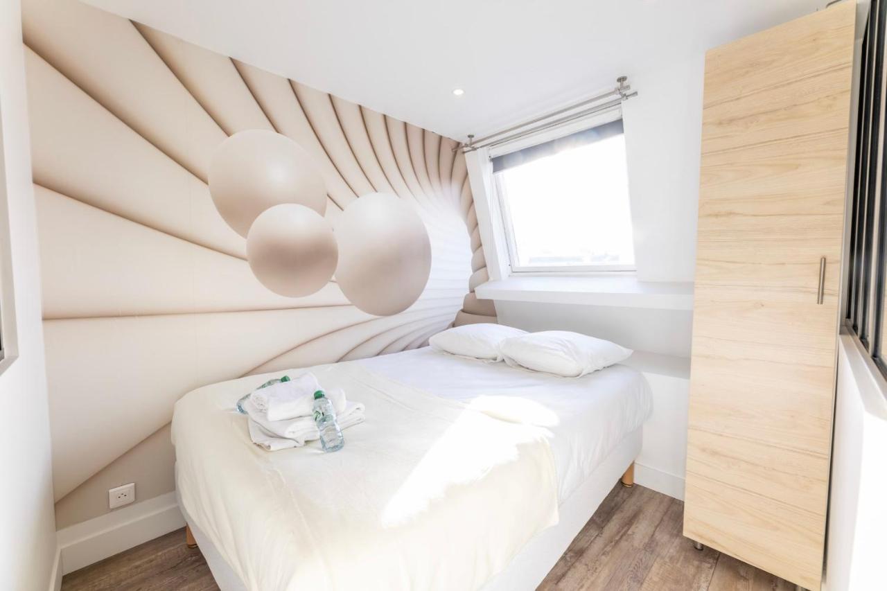 Amazing Apartment Under The Roof In Paris 8Th מראה חיצוני תמונה