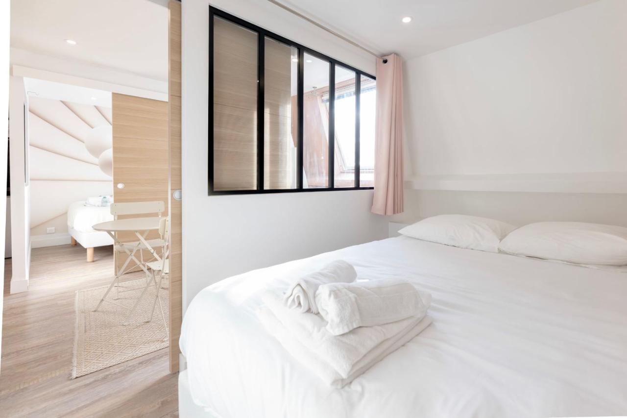 Amazing Apartment Under The Roof In Paris 8Th מראה חיצוני תמונה
