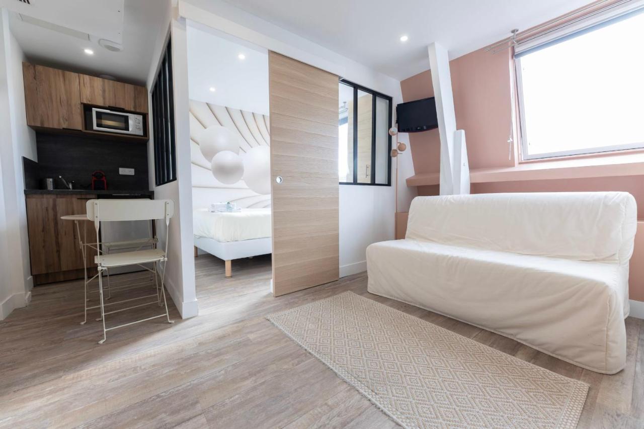 Amazing Apartment Under The Roof In Paris 8Th מראה חיצוני תמונה