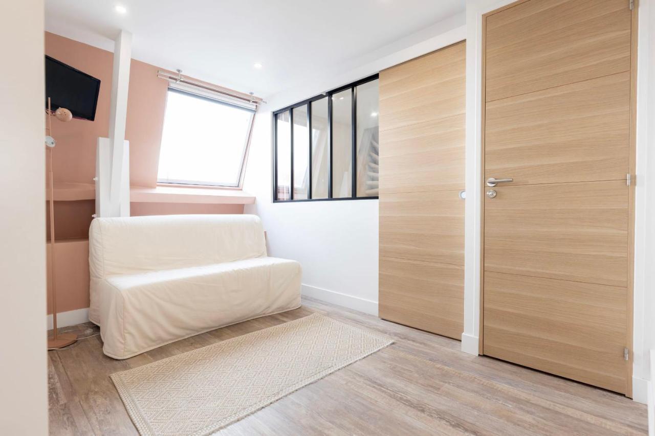 Amazing Apartment Under The Roof In Paris 8Th מראה חיצוני תמונה